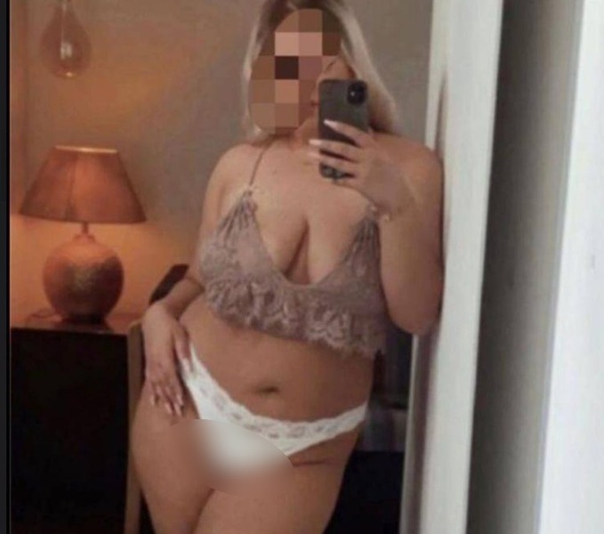 Foto von Natasha mit Z*ngenpiercing, unvergesslich heißer S*x