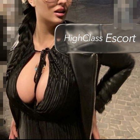 Alina, XXXL SCH*ML*PPEN & Real D-Cup, Frankfurt am Main