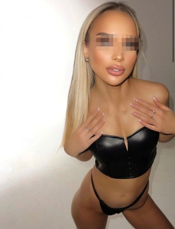 Zeya home/hotel visit, München