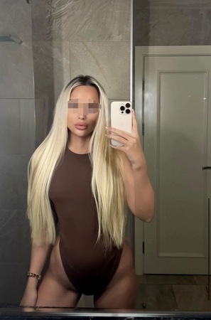 Zeya home/hotel visit, München