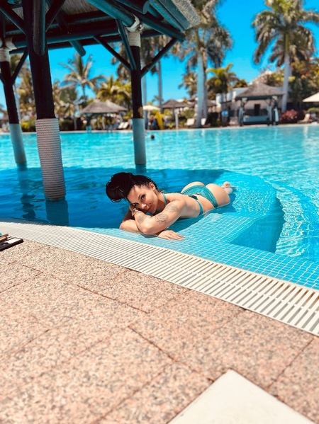 Foto von Violetta bei ZartOderHart