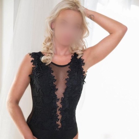 NIKI bei MYSTIC TOUCH! NEUERÖFFNUNG, Leipzig