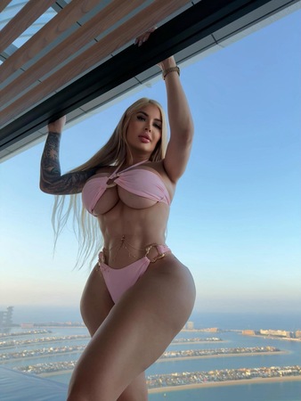 NIKY PORNODARSTELLERIN VON BRAZZERS, München