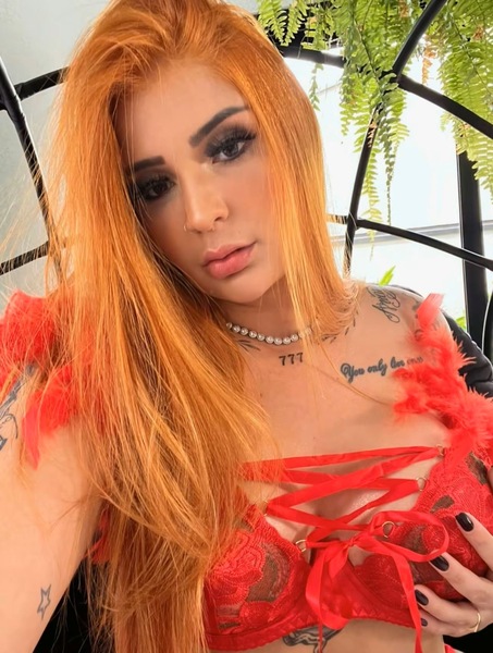 Foto von Jady Britto Mega Top