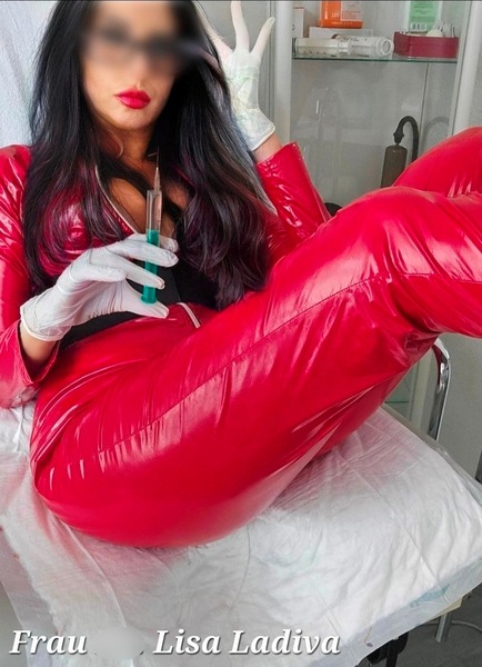 Foto von Lisa dominante animalische Dirty Lady