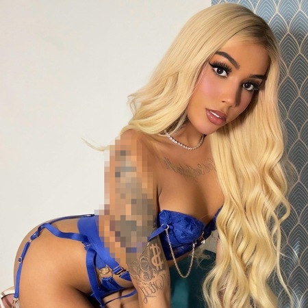 <img src="https://static.ladies-cdn.de/ladies/images/static-cdn/ladies-stars/img/ladies-stars-logo-icon.svg" class="starsContentIcon" />TS LARA Nymp**t XXL Party, Bremen