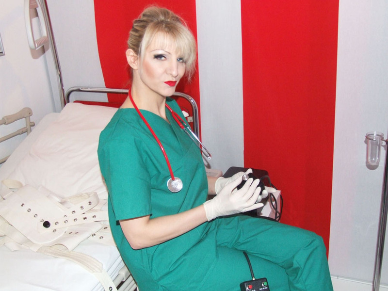 Foto von DOMINA ESTHER