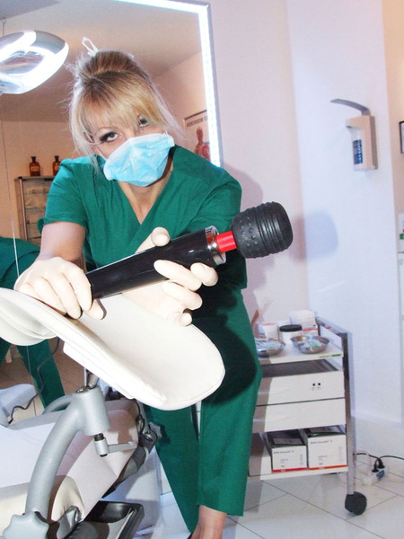 Foto von DOMINA ESTHER