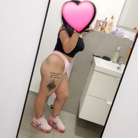 Carla, Minden
