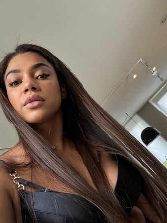 Emmanuelle, Düsseldorf