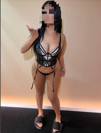 Adriana Jung sexy und 100% Natura, Frankfurt am Main