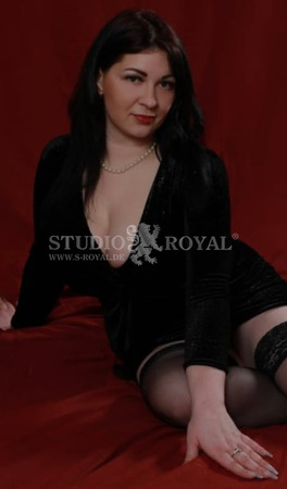 Kira im Studio Royal, Oldenburg