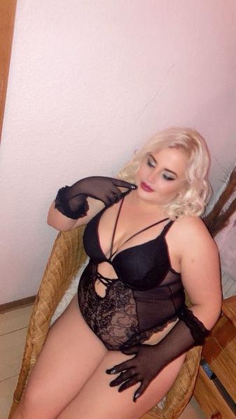 Foto von Anita* nur per whatsapp erreichbar