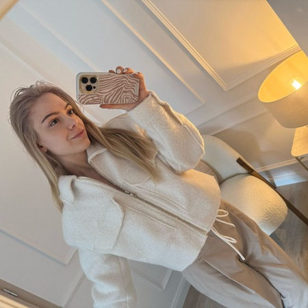 Anna im Hostessen House, Ulm