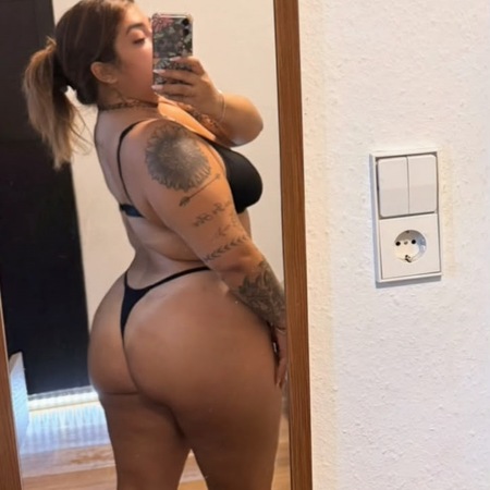 Curvy Khloe, Neu-Ulm