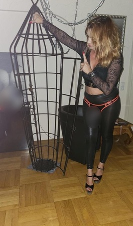 Katrin - dominante dirty Stiefel Herrin, Stuttgart