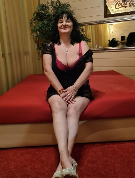 Foto von Reife Renata Frühaufsteher ab 8:00 Uhr