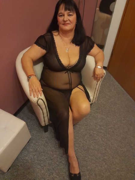 Foto von Reife Renata Frühaufsteher ab 8:00 Uhr