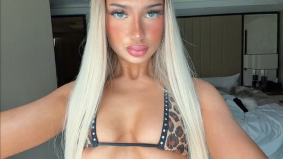 Foto von Vers*ute Vicky 18 neu- Onlinservice