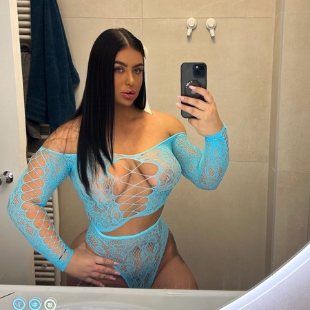 CURVY KIMBERLINA, München