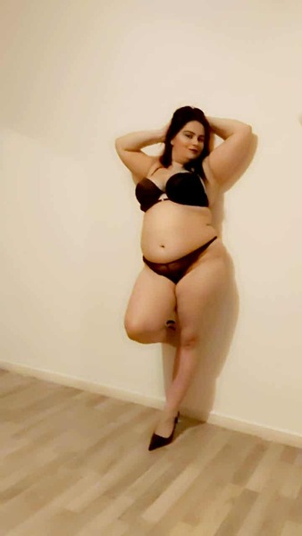 Foto von Mina Molligen L*cker Großschsrmli´**en