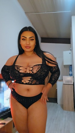 Hot Sarah mit XXXL Tit*en, Leipzig