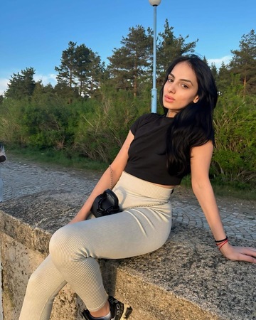 Mikaela, Jena