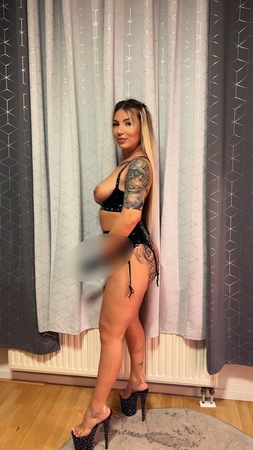 Renata Dominant, Emden