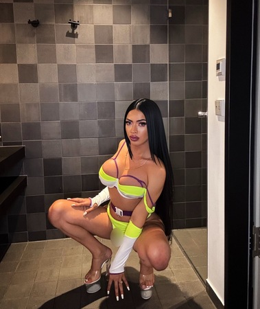 TS Sara Doll, Berlin