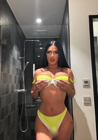 TS Sara Doll, Berlin