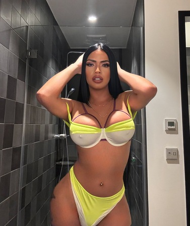 TS Sara Doll, Berlin