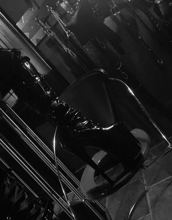 Hanna De Vil Fetisch Betreuerin, München