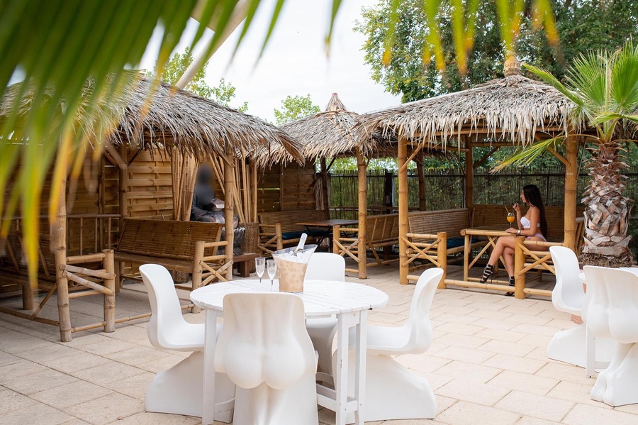 Foto von Willkommen im größten und exklusivsten Club der Region...