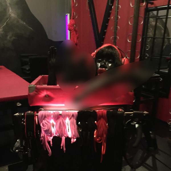 Foto von Castell Roissy - Bizarrstudio