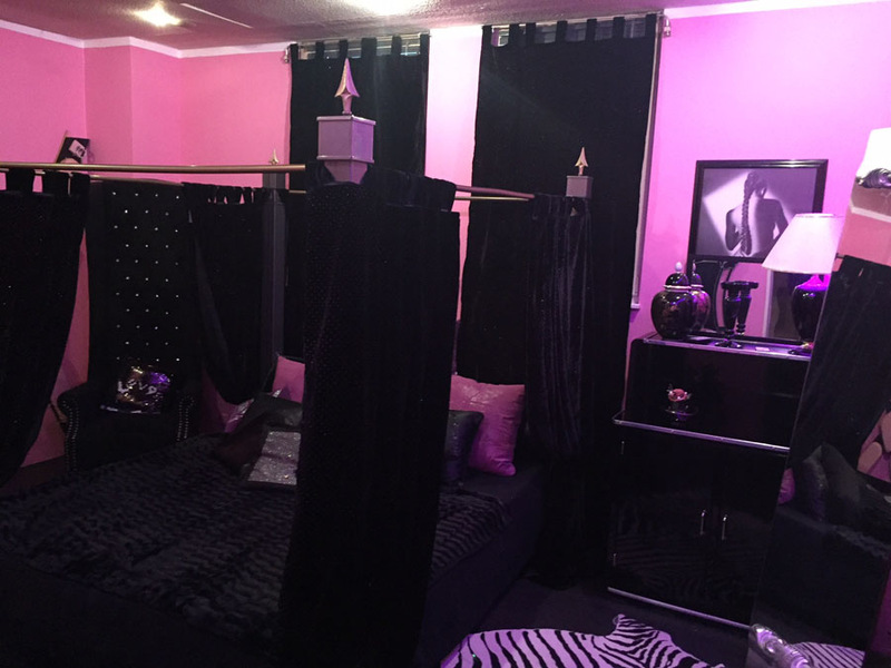 Foto von Castell Roissy - Bizarrstudio