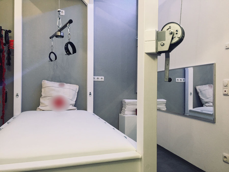 Foto von Castell Roissy - Bizarrstudio