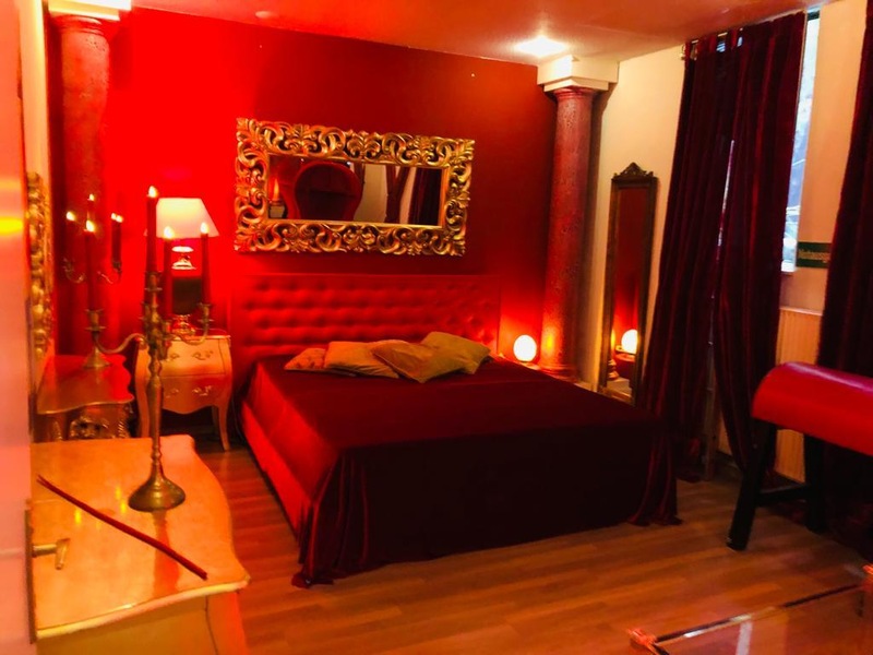 Foto von Castell Roissy - Bizarrstudio