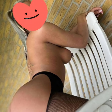 Vivien*Ganz neu * Sq*irting und auch domina Service*, Augsburg