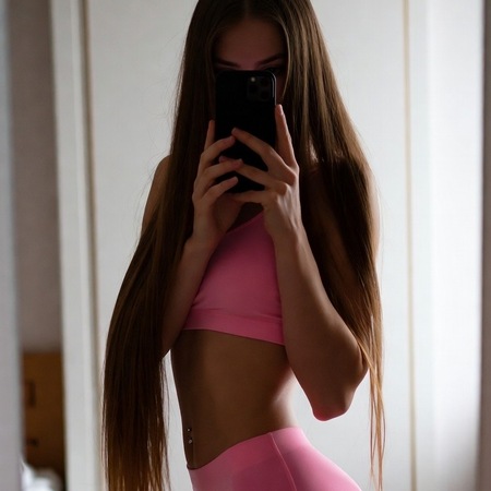 Teeny Maya 19 J., Hamburg