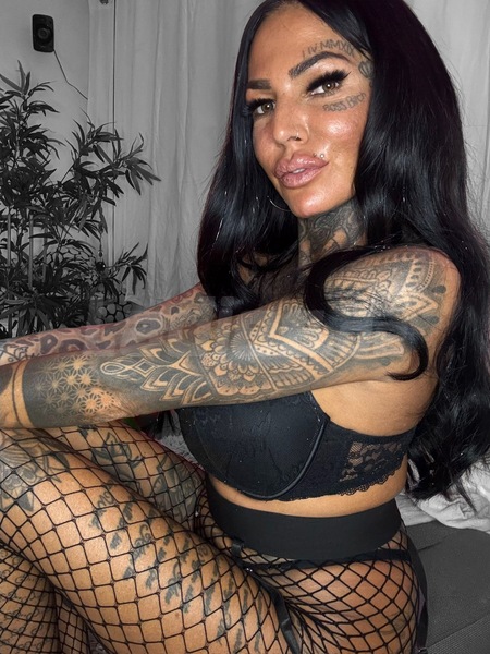 Foto von MISTRESS ICY – DOMINANZ MIT STIL