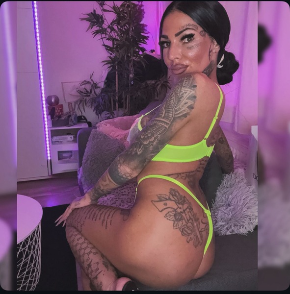 Foto von MISTRESS ICY – DOMINANZ MIT STIL