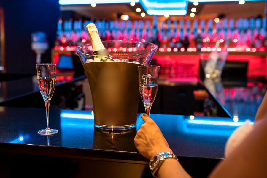 Foto von Willkommen im größten und exklusivsten Club der Region...