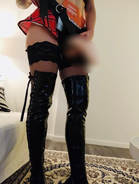 Foto von Alyona Squ*rting intime behaart