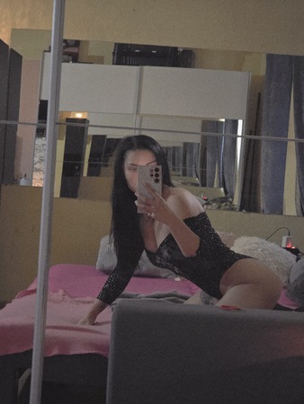 Jessica AV Queen, Gera