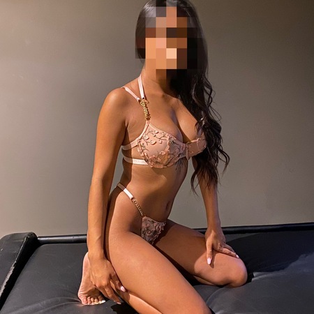 Coral bei Dolce Vita Massage, München