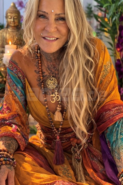 Foto von *Sarah, Königin der Lingam*