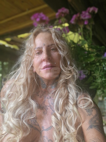Foto von *Sarah, Königin der Lingam*