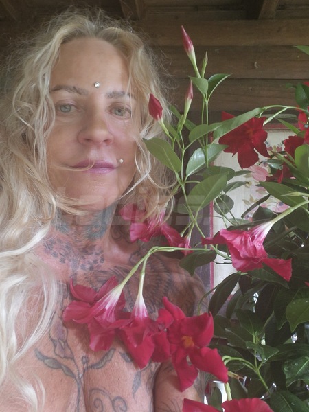 Foto von *Sarah, Königin der Lingam*
