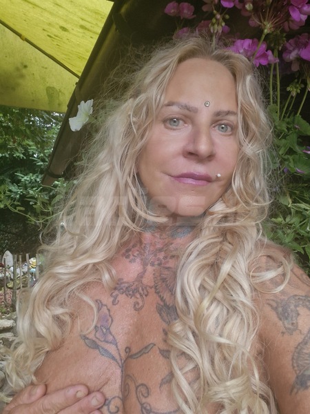 Foto von *Sarah, Königin der Lingam*