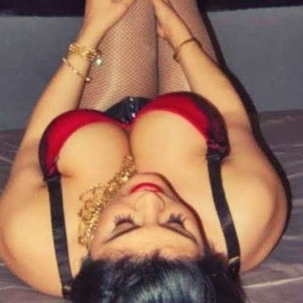 Foto von Angela- am Feiertage erreichbar *